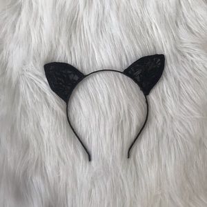 •• Cat Ear Headband ••